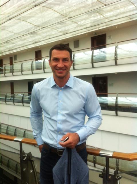 1262_wladimir-klitschko-arrived-in-moscow.jpg (43.77 Kb)