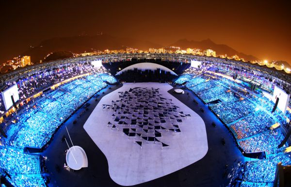 732970-ceremonija-otkrytija-olimpijskih-igr-na-stadione-marakana-v-rio-de-zhanejro.jpg (63.38 Kb)