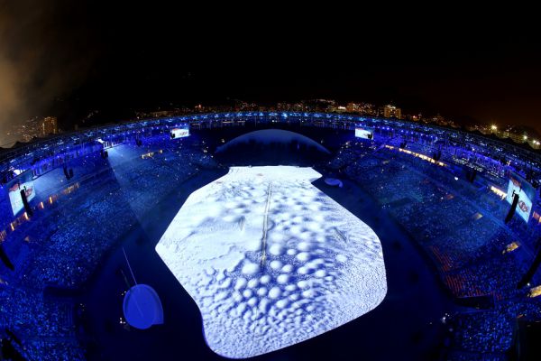 732984-ceremonija-otkrytija-olimpijskih-igr-na-stadione-marakana-v-rio-de-zhanejro.jpg (43.3 Kb)