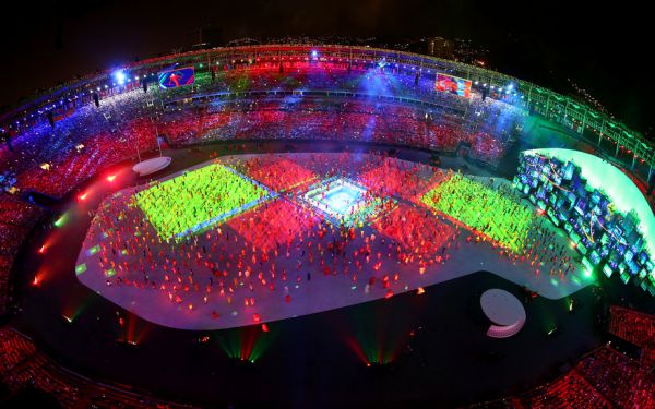 733058-ceremonija-otkrytija-olimpijskih-igr-na-stadione-marakana-v-rio-de-zhanejro.jpg (54.21 Kb)