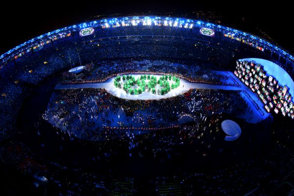 733142-ceremonija-otkrytija-olimpijskih-igr-na-stadione-marakana-v-rio-de-zhanejro.jpg (51.21 Kb)