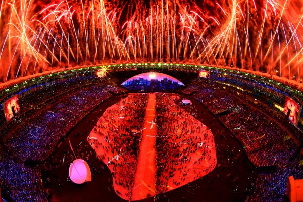 733160-ceremonija-otkrytija-olimpijskih-igr-na-stadione-marakana-v-rio-de-zhanejro.jpg (83.08 Kb)