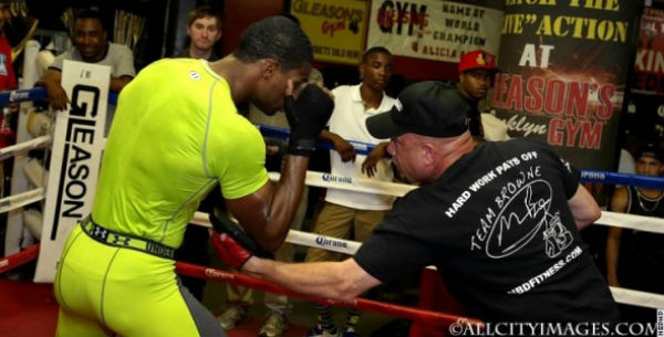 adrien-broner-open-workout-4.jpg (46.78 Kb)