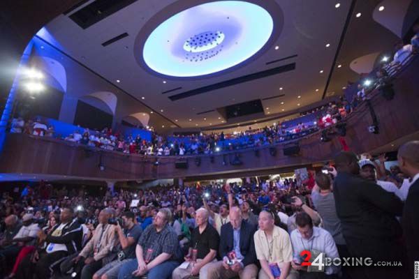 floyd-mayweather-saul-alvarez-presser-6.jpg (42.56 Kb)