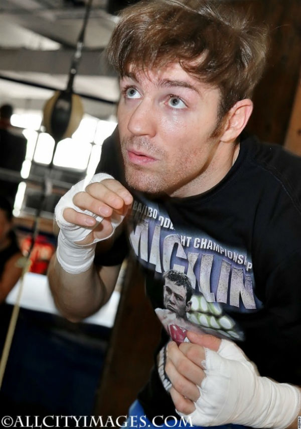 matthew-macklin-workout-7.jpg (82.17 Kb)