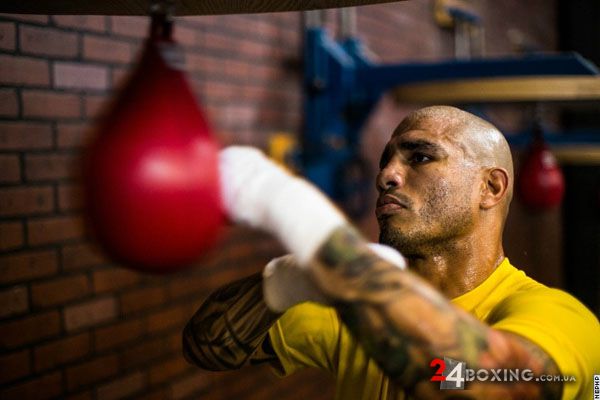 miguelcotto13.jpg (31.52 Kb)
