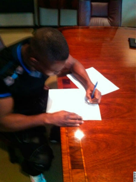 rigondeaux-signs-with-donaire.jpg (43.09 Kb)