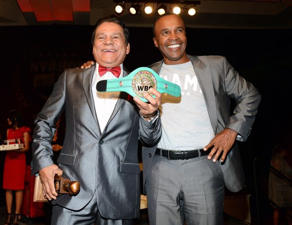 roberto-duran-and-sugar-ray-leonard-nbhof-photo-by-ethan-miller_gettyimages.jpg (46.67 Kb)