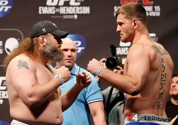 ufc161weighins-0.jpg (.32 Kb)