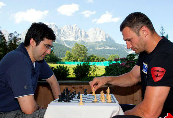 vitali-klitschko-and-kramnik-1.jpg ( Kb)