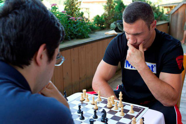 vitali-klitschko-and-kramnik-5.jpg (55.11 Kb)