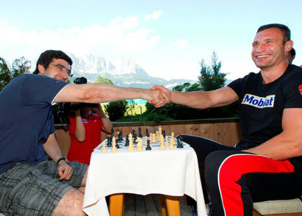 vitali-klitschko-and-kramnik-7.jpg (55.02 Kb)