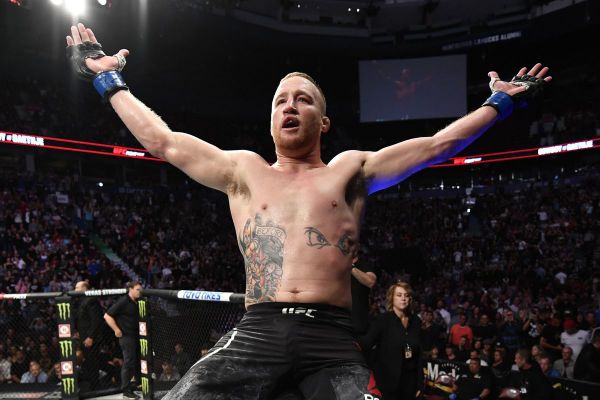 Колишній тимчасовий чемпіон UFC у легкій вазі, 36-...