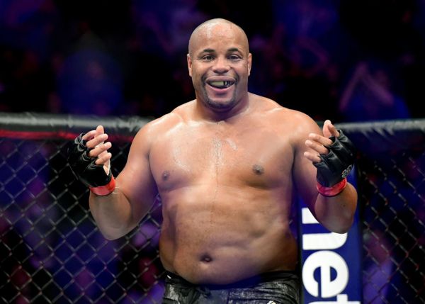    UFC    ...