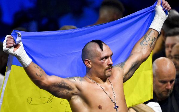 Відомий український боксер Олександр Усик, який ма...