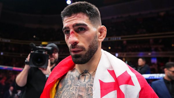  ,   UFC   ...