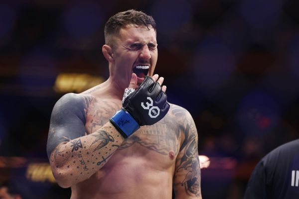 Чинний чемпіон UFC у важкій вазі Том Аспіналл поді...